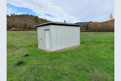 2571 E Evans Creek Road, Rogue River, OR 97537 - Photo 25