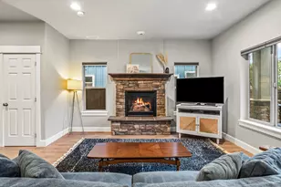 21352 NE Evelyn Pl, Bend, OR 97701 - Photo 7