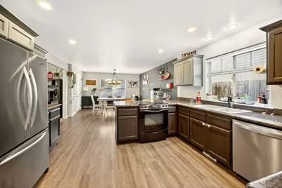 630 Spring Valley Drive, Medford, OR 97501 - Photo 5