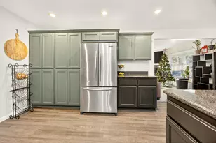 630 Spring Valley Dr, Medford, OR 97501 - Photo 7