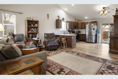 2607 NE 5th Street, Redmond, OR 97756 - Photo 5