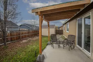 2607 NE 5th St, Redmond, OR 97756 - Photo 15