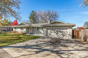 1569 Papago Dr, Medford, OR 97504 - Photo 3