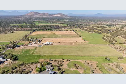 5755 SW Obsidian Avenue, Redmond, OR 97756 - Photo 17