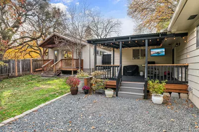 560 Woodberry Lane, Jacksonville, OR 97530 - Photo 37