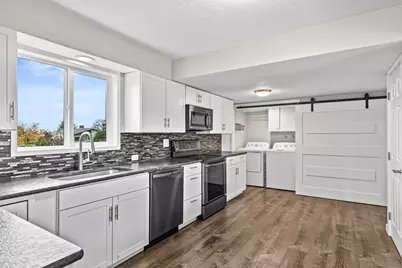 1737 Hybiscus Street, Medford, OR 97504 - Photo 23