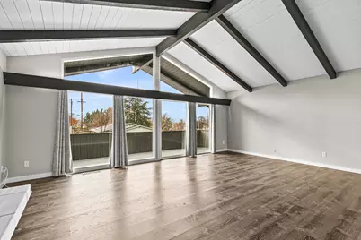 1737 Hybiscus Street, Medford, OR 97504 - Photo 13