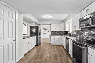 1737 Hybiscus St, Medford, OR 97504 - Photo 19