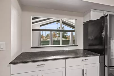 1737 Hybiscus Street, Medford, OR 97504 - Photo 21