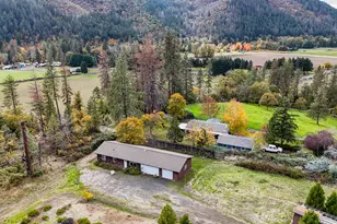 13230 Hwy 238, Jacksonville, OR 97530 - Photo 17