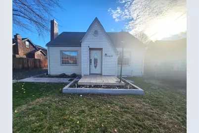 4634 Crosby Avenue, Klamath Falls, OR 97603 - Photo 1