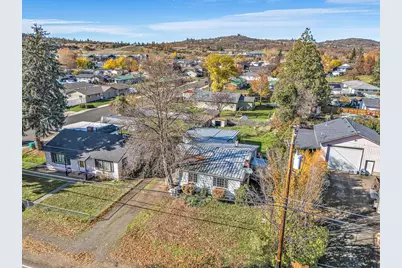 620 S Royal Avenue, Eagle Point, OR 97524 - Photo 23