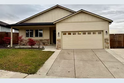 912 Stonewater Drive, Eagle Point, OR 97524 - Photo 1
