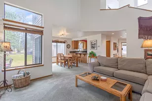 17714 Lake Aspen Ct, Sunriver, OR 97707 - Photo 9