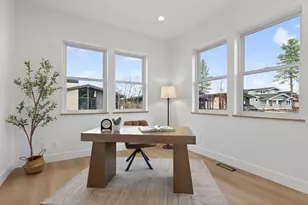 3329 NW Leavitt Ln, Bend, OR 97703 - Photo 25