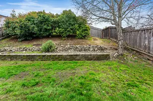 185 Independence Dr, Grants Pass, OR 97527 - Photo 29