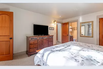 17822 Big Leaf Lane, Sunriver, OR 97707 - Photo 25