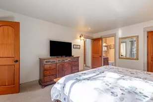 17822 Big Leaf Ln, Sunriver, OR 97707 - Photo 25