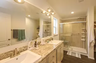 333 Mountain View Dr, Talent, OR 97540 - Photo 13