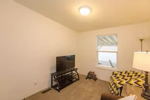 333 Mountain View Dr, Talent, OR 97540 - Photo 15