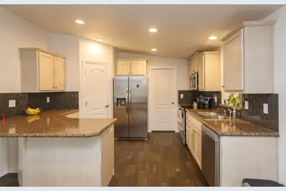 333 Mountain View Drive #UNIT 86, Talent, OR 97540 - Photo 9