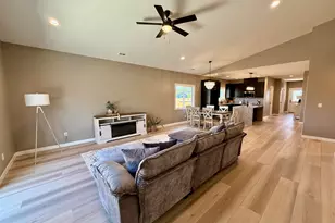 337 Quail Cir, Talent, OR 97540 - Photo 11