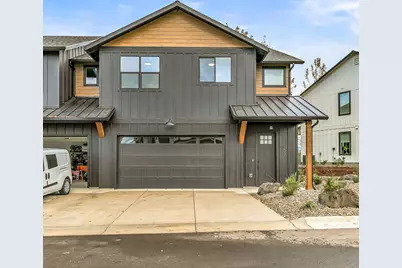 107 Golf View Drive, Eagle Point, OR 97524 - Photo 1