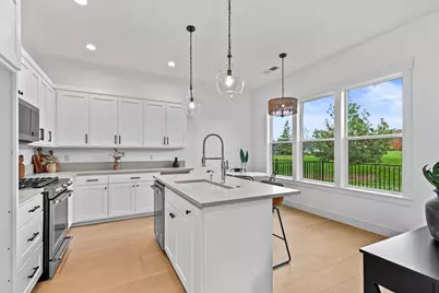 107 Golf View Drive, Eagle Point, OR 97524 - Photo 11