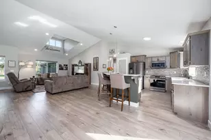 53845 Pine Grove Rd, La Pine, OR 97739 - Photo 11