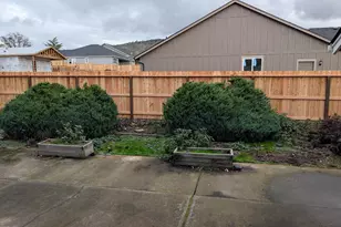 3349 Bryson Way, Medford, OR 97504 - Photo 15