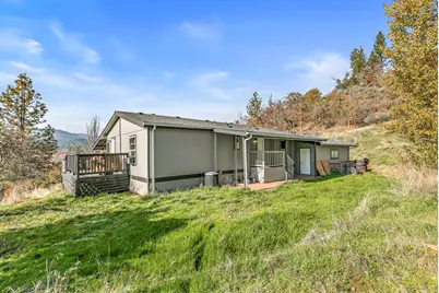 20400 Highway 62, Shady Cove, OR 97539 - Photo 23