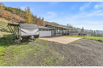 20400 Highway 62, Shady Cove, OR 97539 - Photo 29