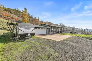 20400 Hwy 62, Shady Cove, OR 97539 - Photo 29