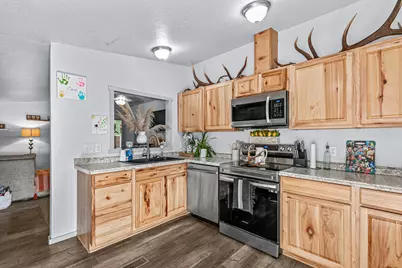 20400 Highway 62, Shady Cove, OR 97539 - Photo 7