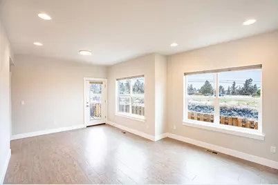 2755 SW Greens Boulevard #APT 3, Redmond, OR 97756 - Photo 19