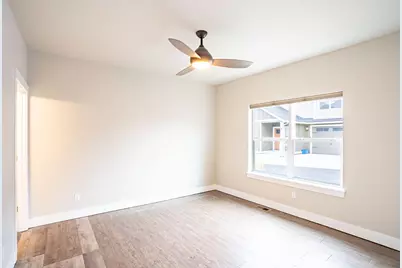 2755 SW Greens Boulevard #APT 3, Redmond, OR 97756 - Photo 7