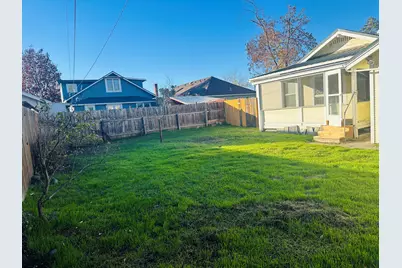 611 W 4th Street, Medford, OR 97501 - Photo 17