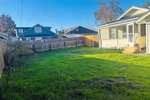 611 W 4th St, Medford, OR 97501 - Photo 17