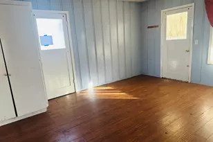 611 W 4th St, Medford, OR 97501 - Photo 9