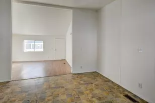 633 E Archwood Dr, Eagle Point, OR 97524 - Photo 7