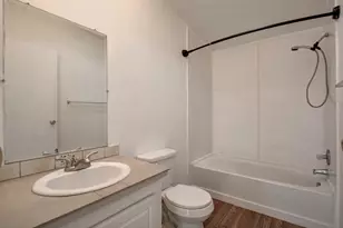 633 E Archwood Dr, Eagle Point, OR 97524 - Photo 15