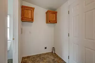 633 E Archwood Dr, Eagle Point, OR 97524 - Photo 21