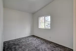 633 E Archwood Dr, Eagle Point, OR 97524 - Photo 17