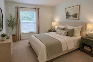 1055 N 5th St, Jacksonville, OR 97530 - Photo 5