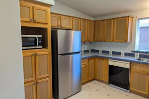 1055 N 5th St, Jacksonville, OR 97530 - Photo 13