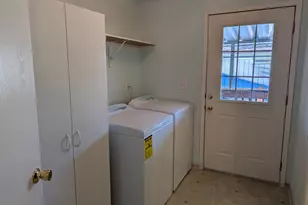 1055 N 5th St, Jacksonville, OR 97530 - Photo 21