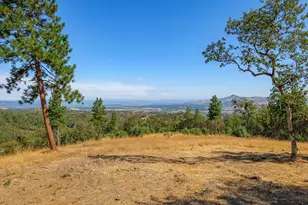 1018 Coleman Hills Dr, Medford, OR 97501 - Photo 15