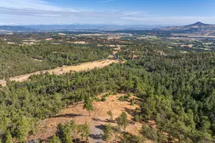 1018 Coleman Hills Dr, Medford, OR 97501 - Photo 9