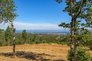 1018 Coleman Hills Dr, Medford, OR 97501 - Photo 11