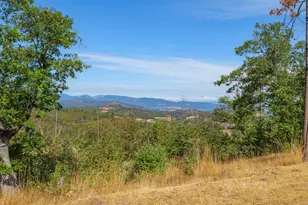 1028 Coleman Hls Dr, Medford, OR 97501 - Photo 9